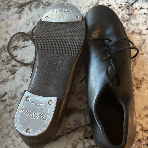 Tap shoes - Picture 2 of 3